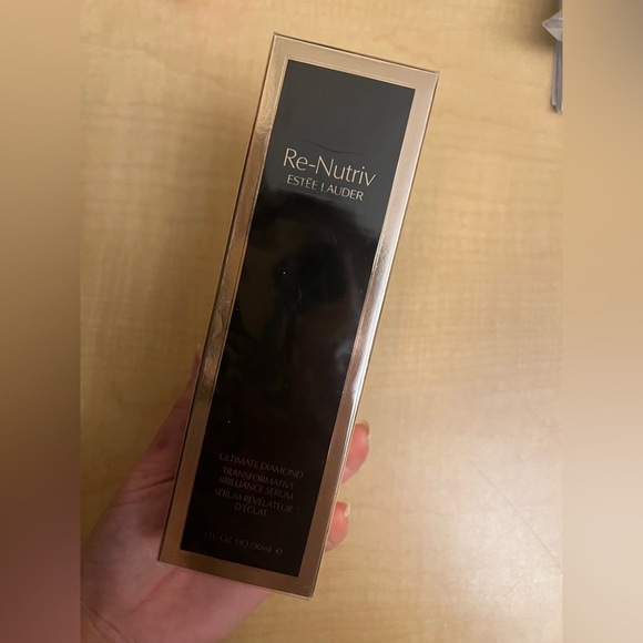 Estée Lauder Re-Nutriv Ultimate Diamond Transformative Brilliance Serum sealed